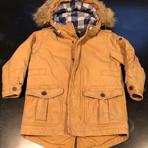 4T Gap Kids tan coat with a hood.  Good condition. Smoke free home